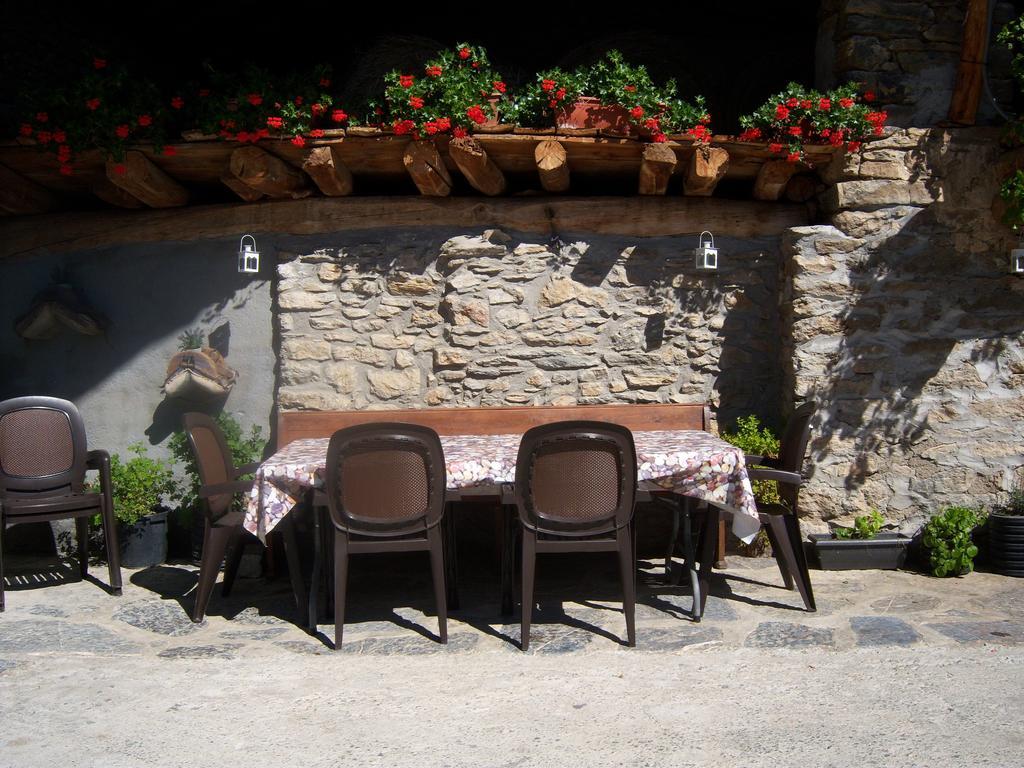 Hostal Casa Rogel Llesuy Exterior foto